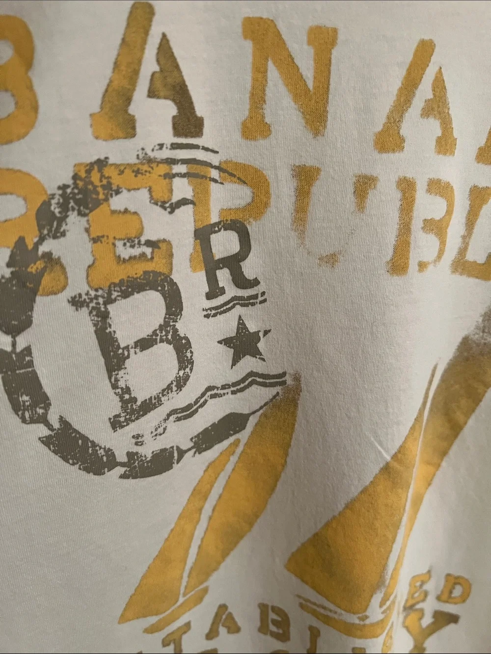 Banana Republic White Tee with Gold and Gray Graphic